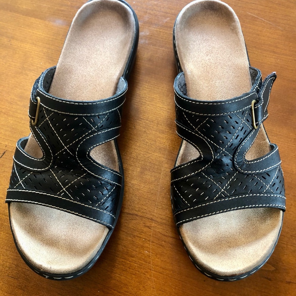 Clarks Leisa Cacti Q Black size 9.  New.
